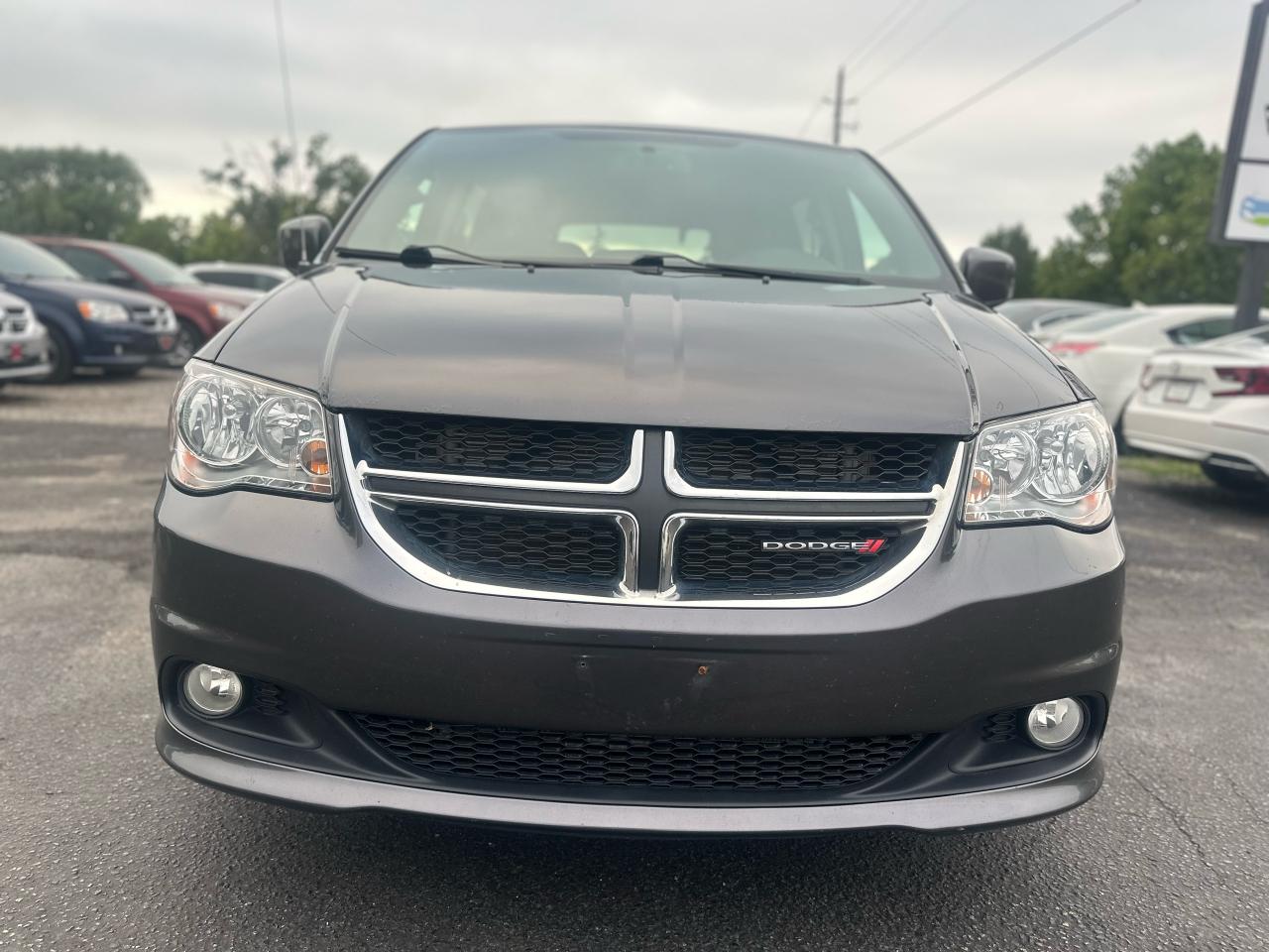 2017 Dodge Grand Caravan SXT Premium Plus Photo32