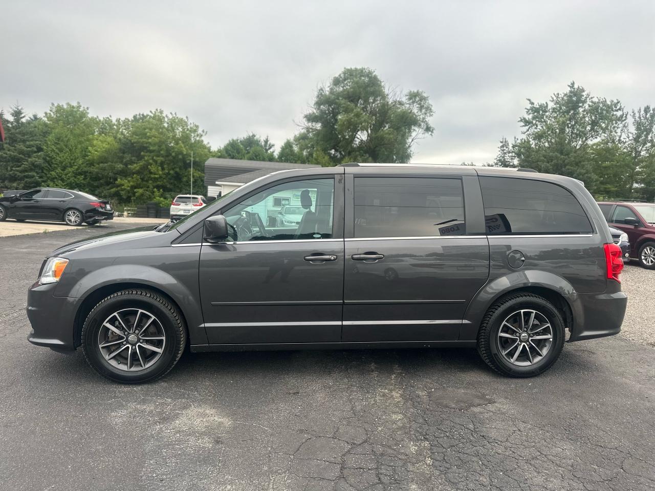 2017 Dodge Grand Caravan SXT Premium Plus Photo30