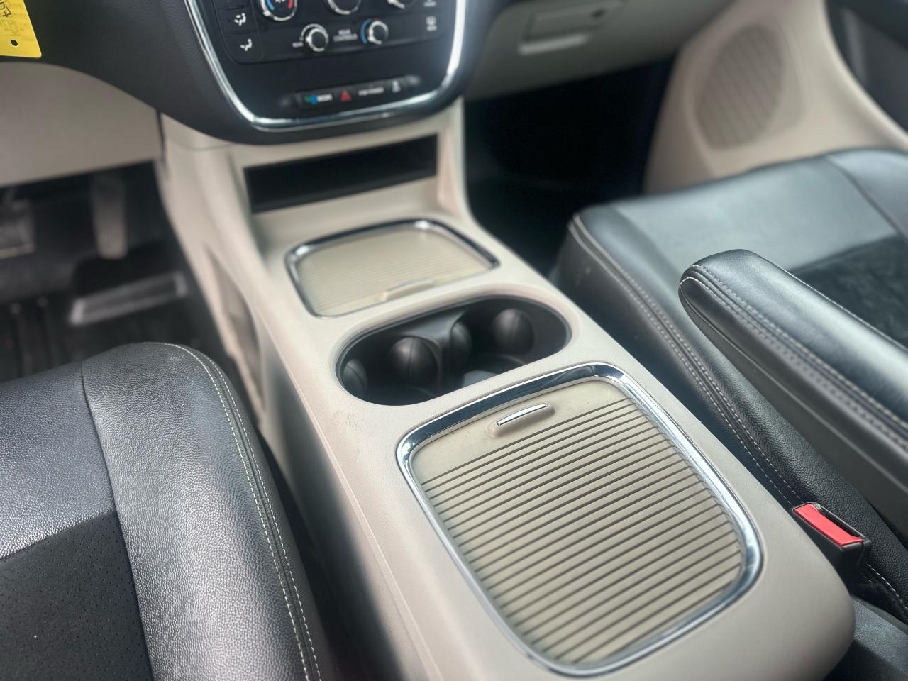 2017 Dodge Grand Caravan SXT Premium Plus Photo40