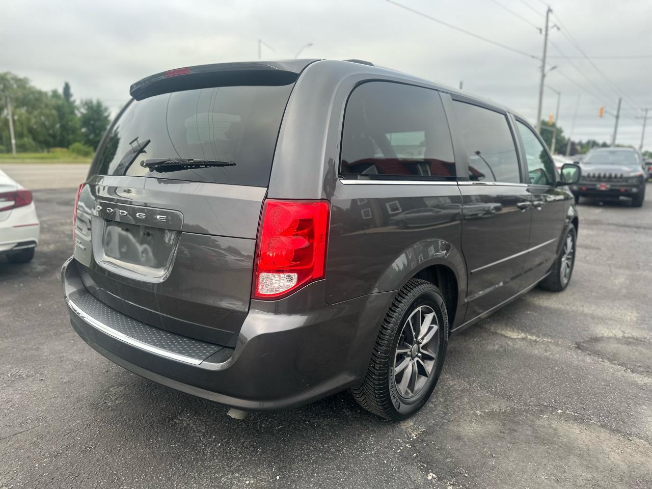 2017 Dodge Grand Caravan SXT Premium Plus Photo27