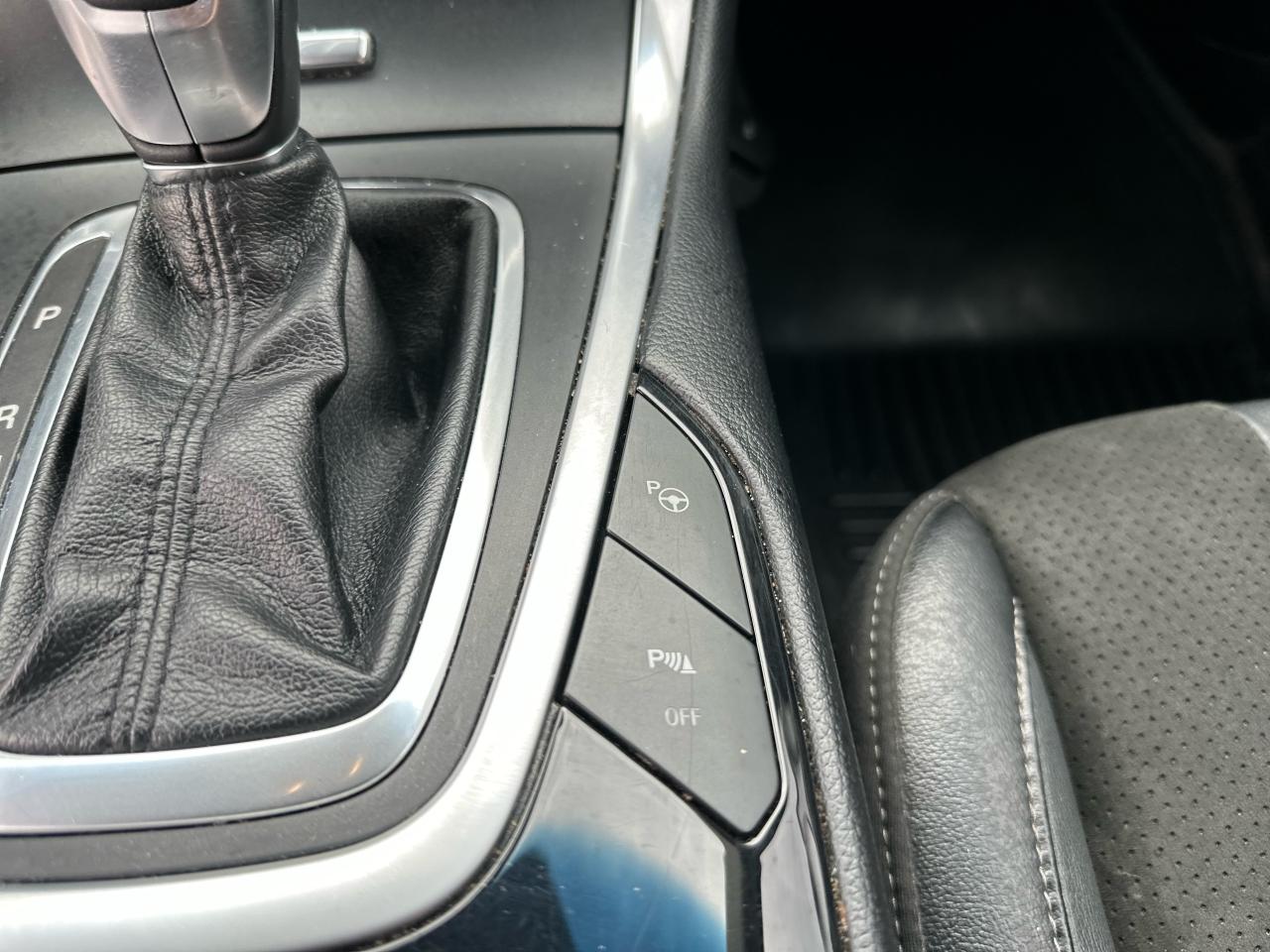 2018 Ford Edge SPORT Photo15