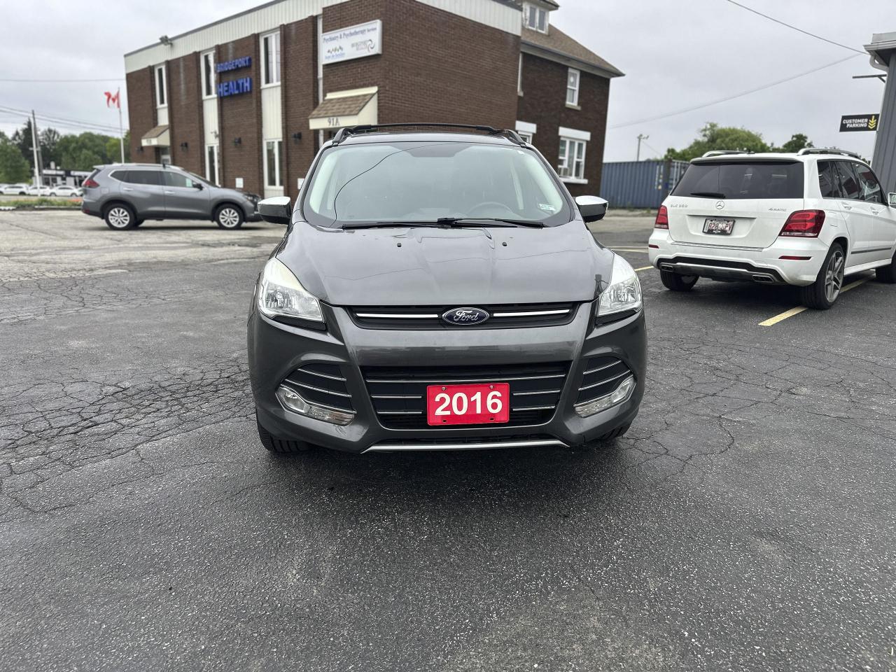 2016 Ford Escape SE - Photo #2