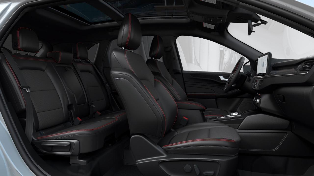 2025 Ford Escape ST-Line Select Photo5