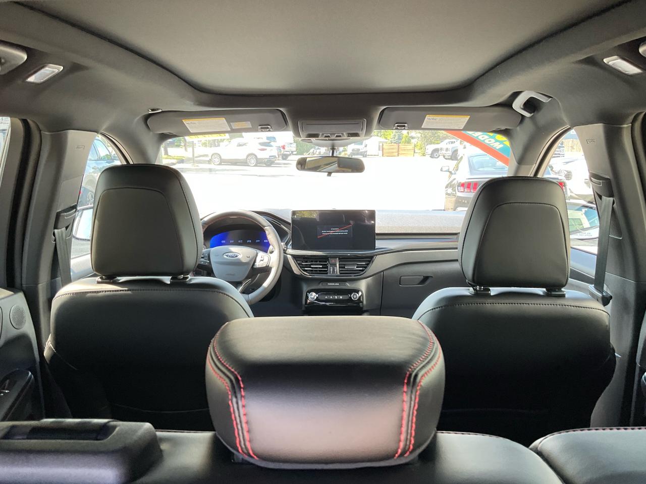 2025 Ford Escape ST-Line Select Photo5
