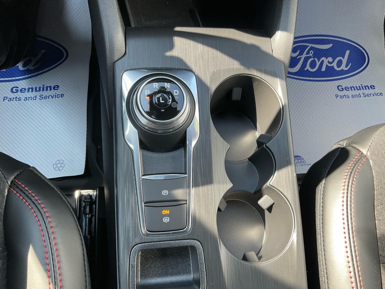 2025 Ford Escape ST-Line Select Photo5
