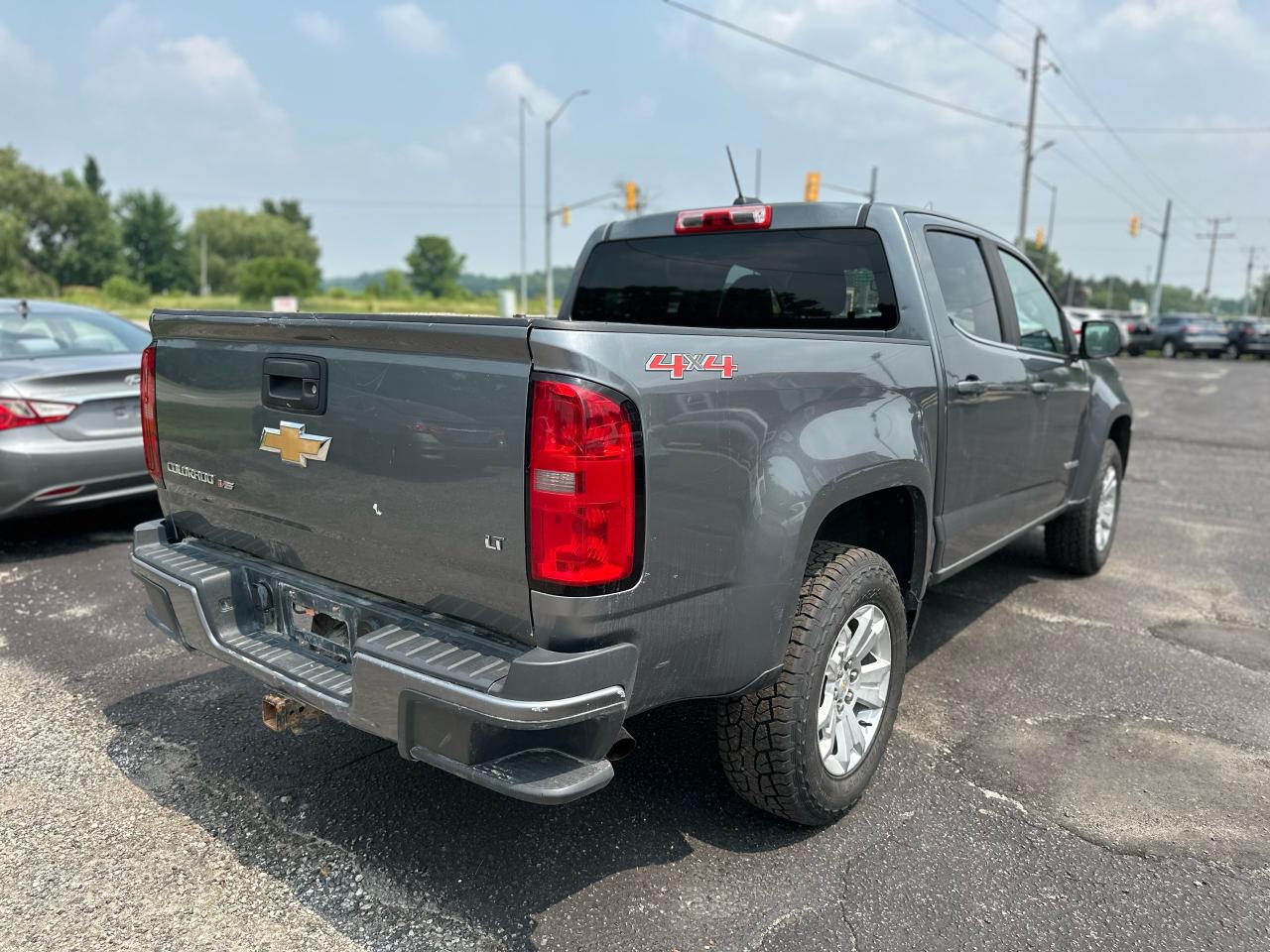 2019 Chevrolet Colorado 4WD LT Crew Cab Photo3