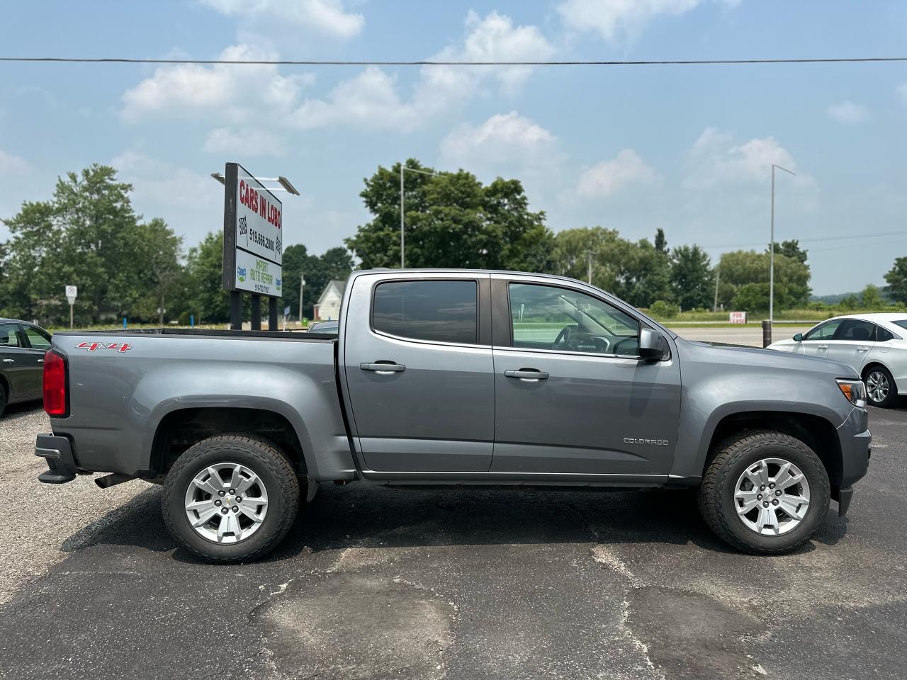2019 Chevrolet Colorado 4WD LT Crew Cab Photo2