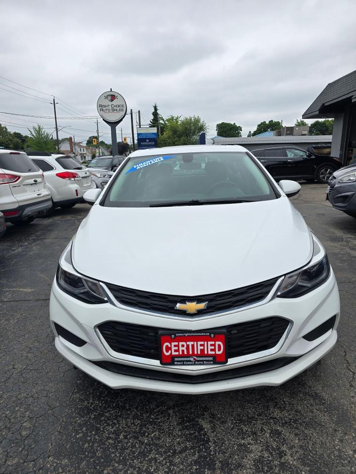 2016 Chevrolet Cruze LT - Photo #4