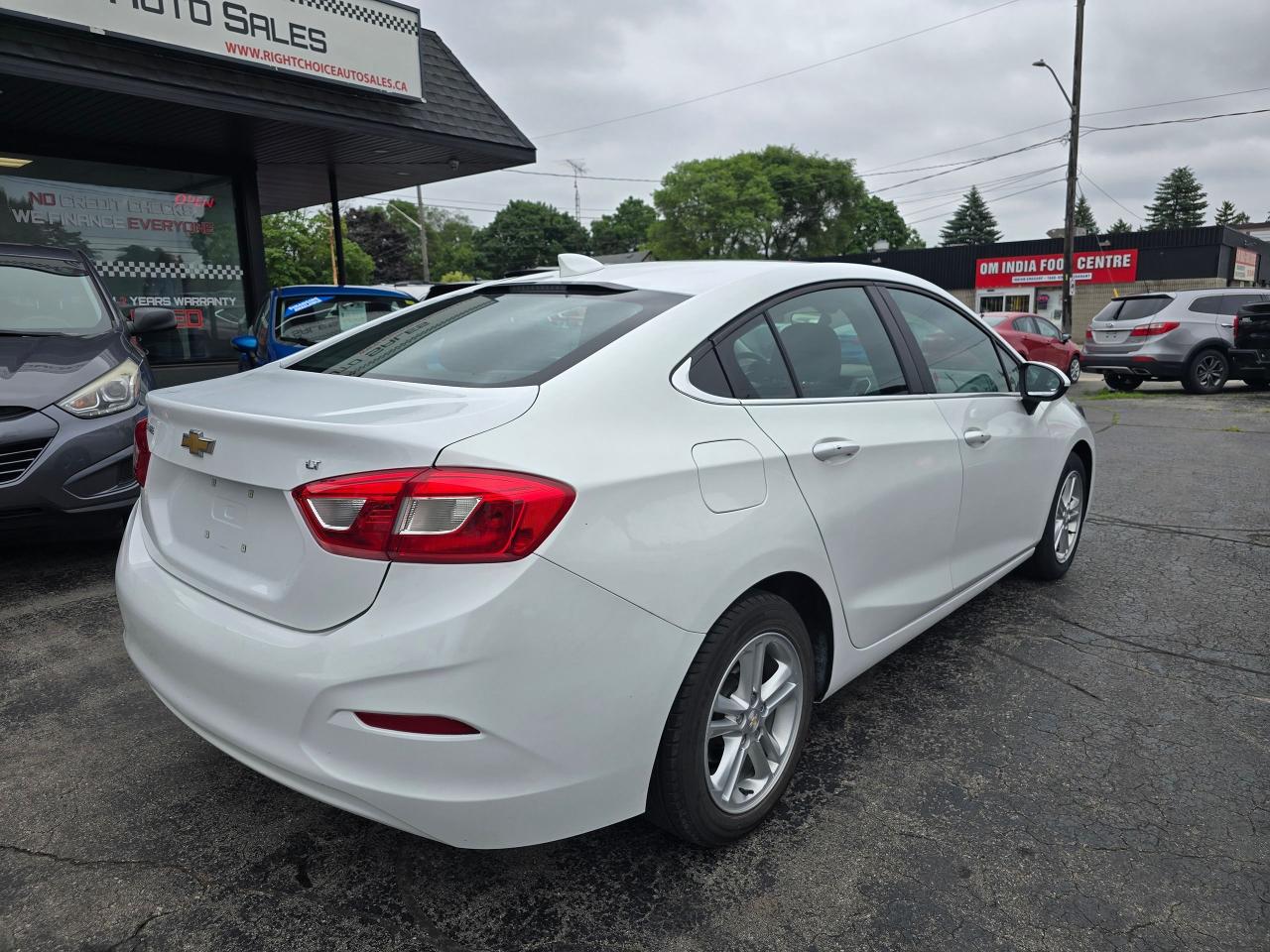 2016 Chevrolet Cruze LT - Photo #6