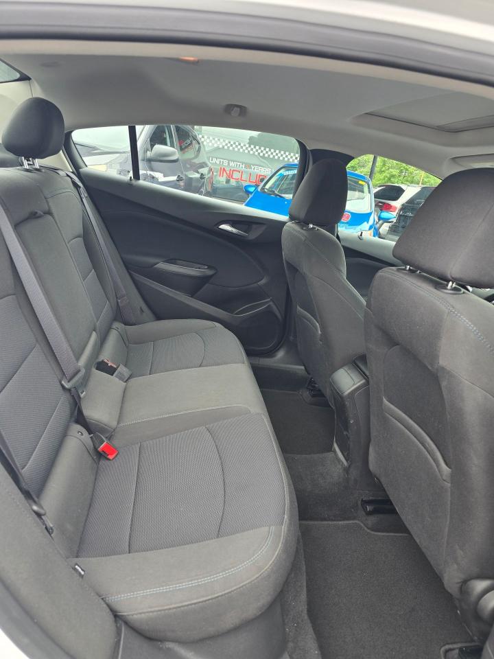 2016 Chevrolet Cruze LT - Photo #7