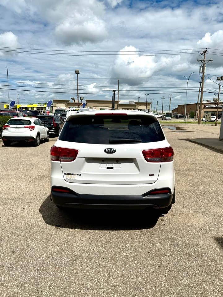 2018 Kia Sorento LX - Photo #8