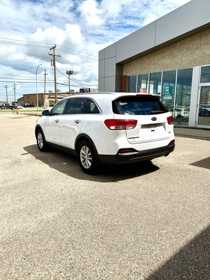 2018 Kia Sorento LX - Photo #6