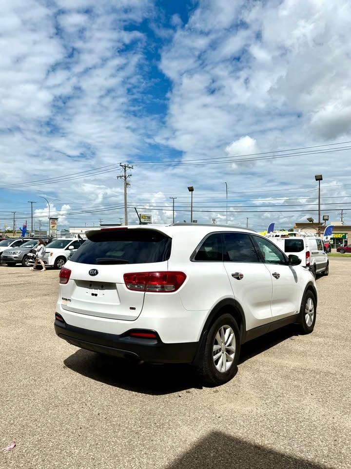 2018 Kia Sorento LX - Photo #7