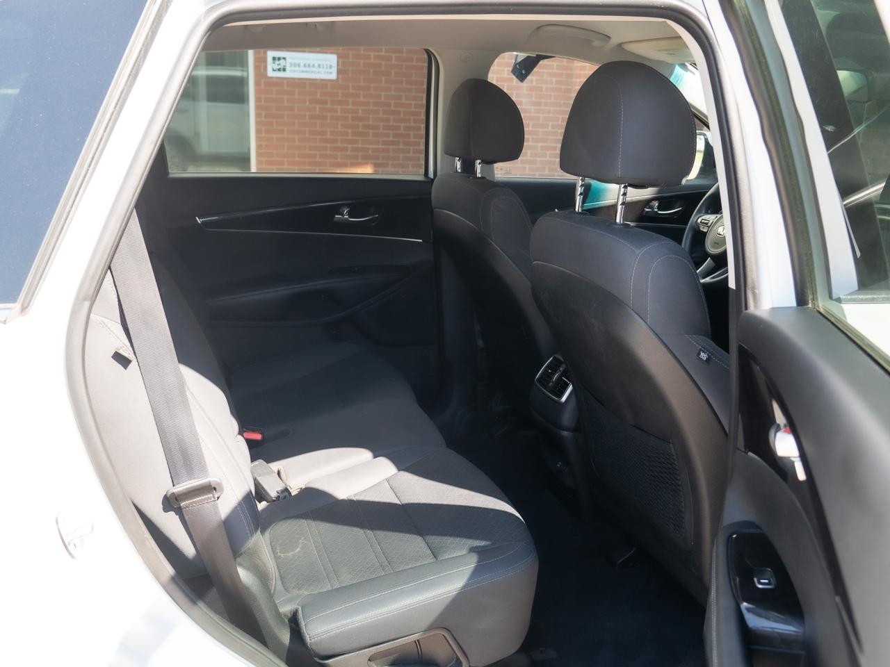 2018 Kia Sorento LX - Photo #18