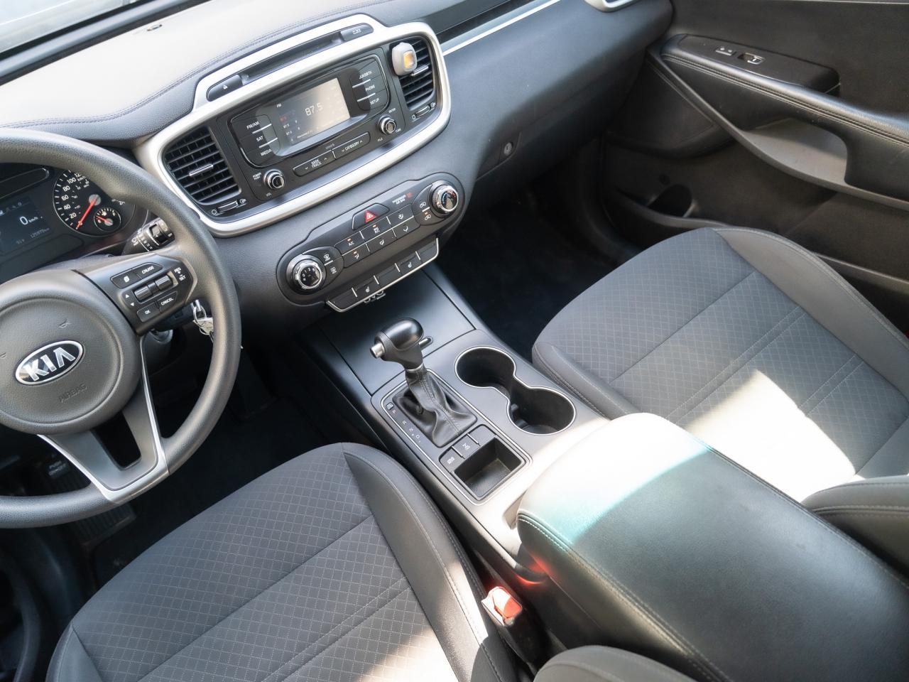 2018 Kia Sorento LX - Photo #9