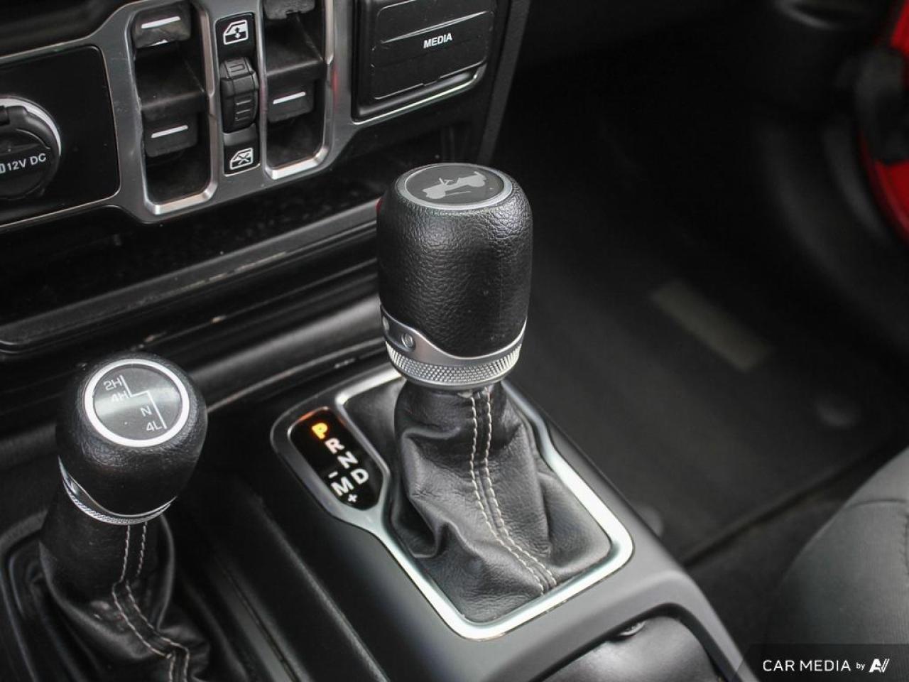 2021 Jeep Wrangler Unlimited Sahara ALPINE AUDIO | NAV | HEATED SEATS & WHEEL Photo