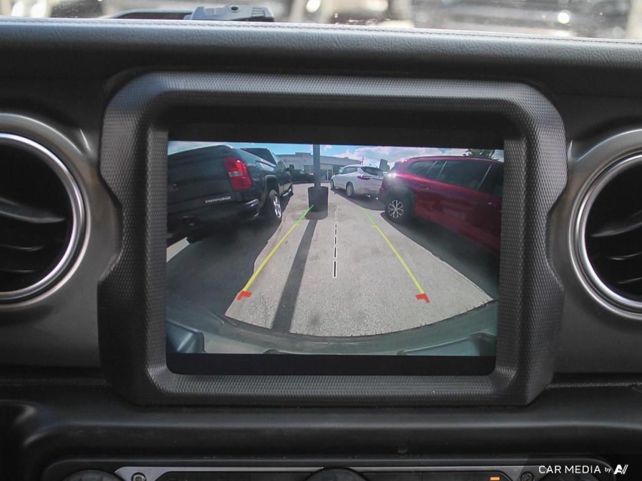 2021 Jeep Wrangler Unlimited Sahara ALPINE AUDIO | NAV | HEATED SEATS & WHEEL Photo