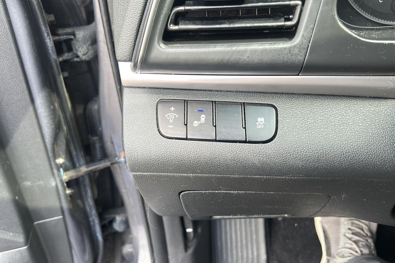2019 Hyundai Elantra Preferred - Photo #14