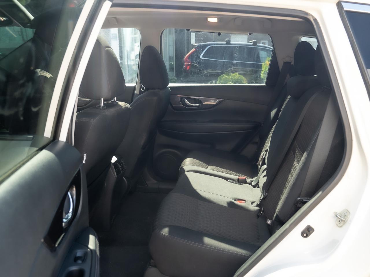 2019 Nissan Rogue SV - Photo #19