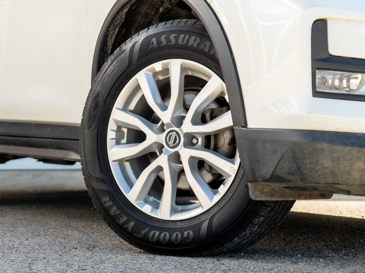 2019 Nissan Rogue SV - Photo #7