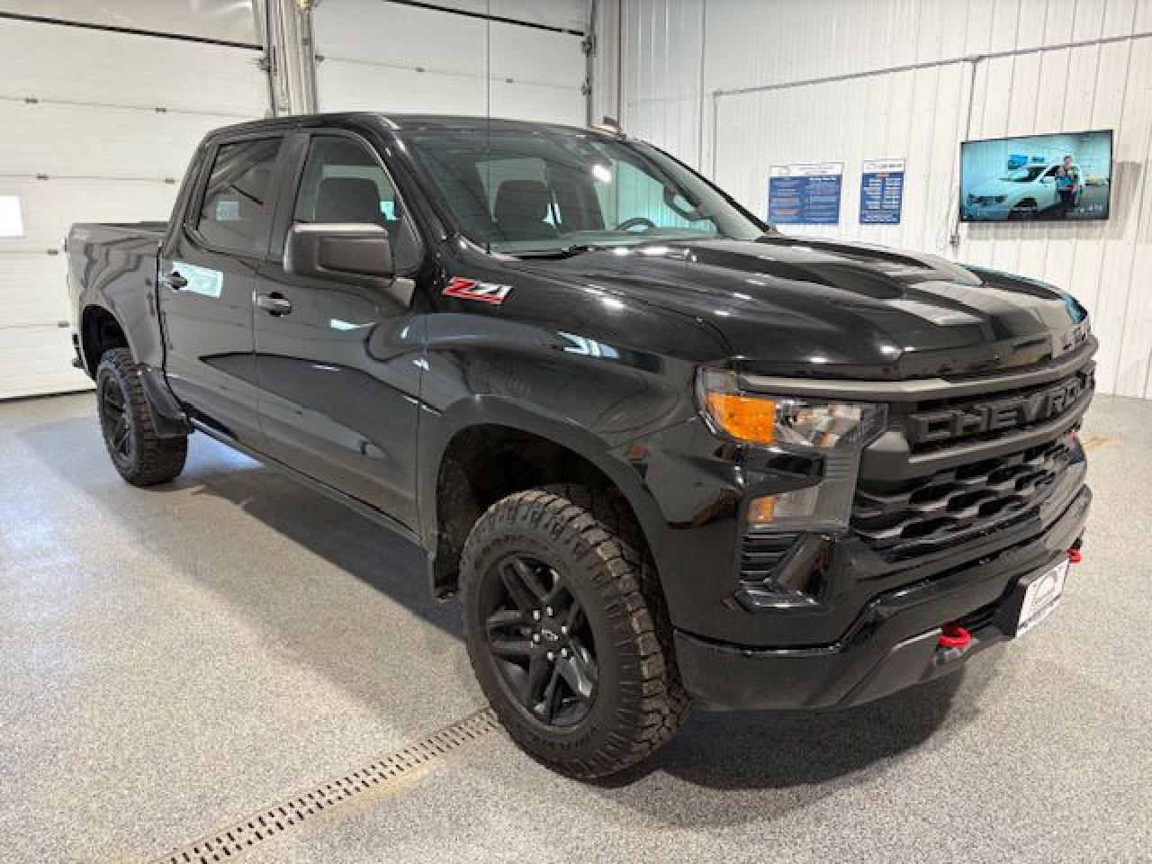 Used 2022 Chevrolet Silverado 1500 Trail Boss Custom Crew Cab 4WD for sale in Brandon, MB