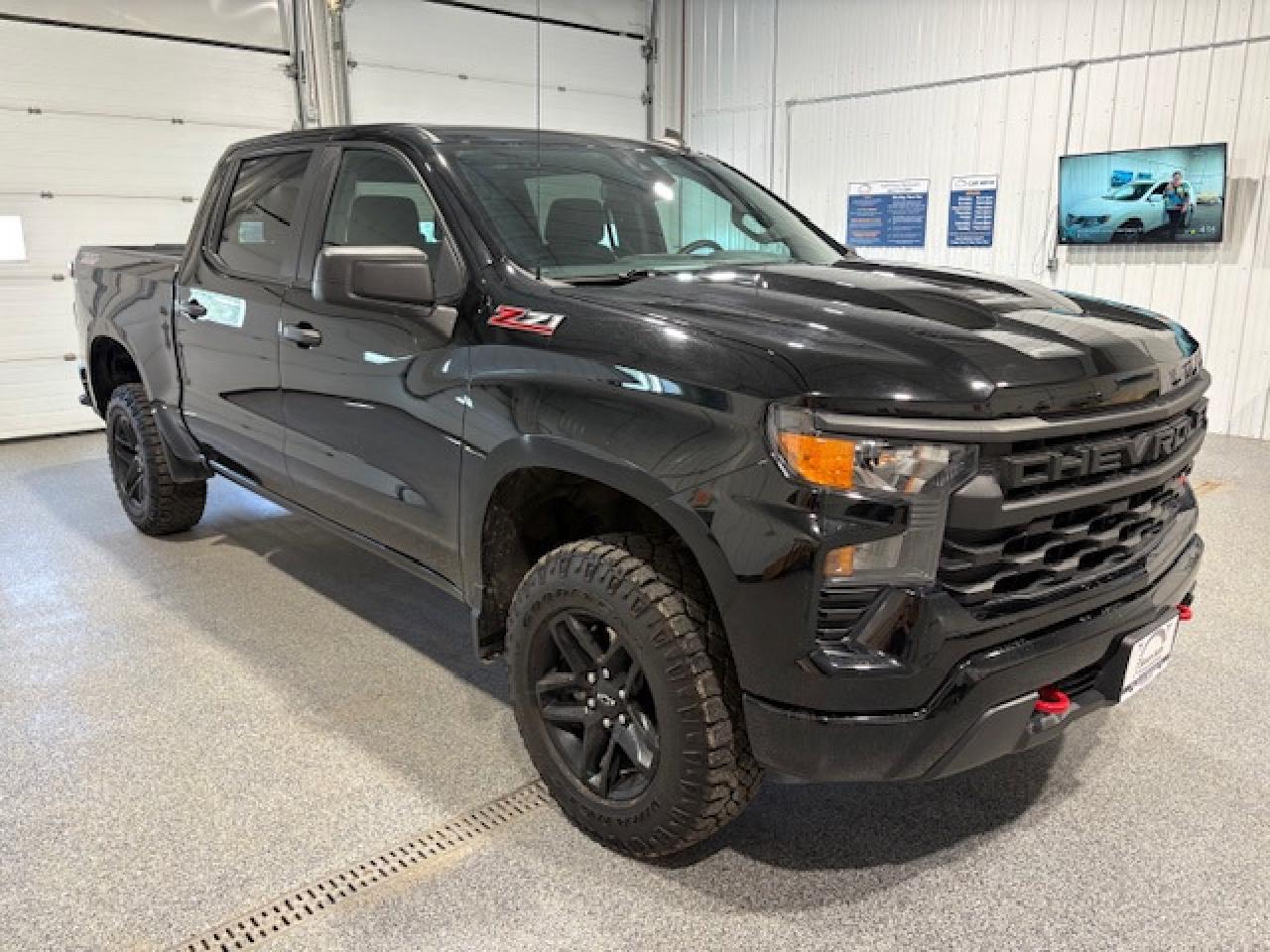 Used 2022 Chevrolet Silverado 1500 Trail Boss Custom Crew Cab 4WD for sale in Brandon, MB