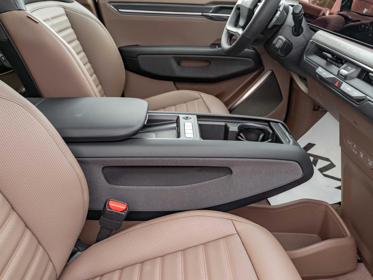 2026 Kia EV9 Land w/Premium Package AWD Photo