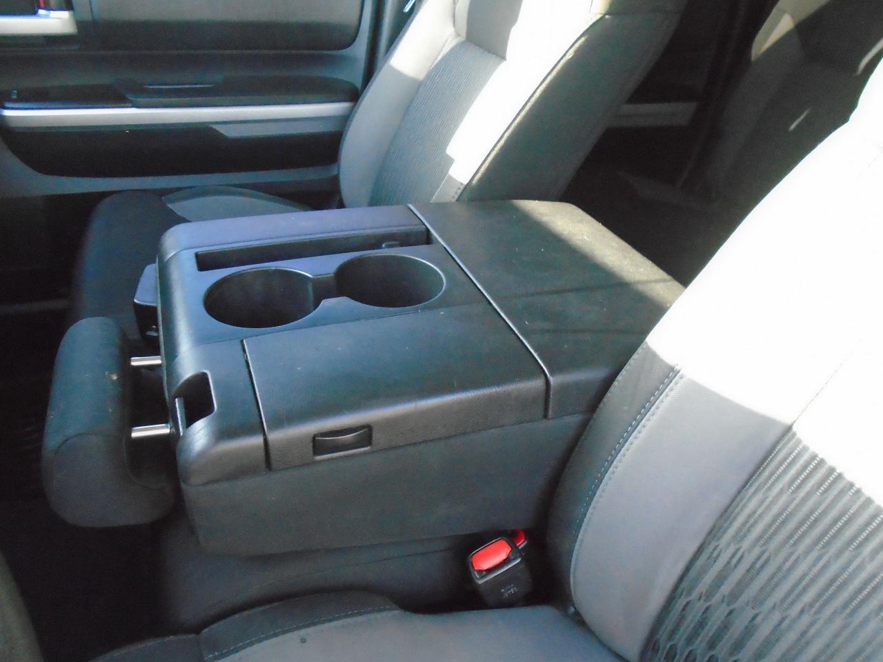 2015 Toyota Tundra 4WD Double Cab 146  5.7L SR - Photo #8