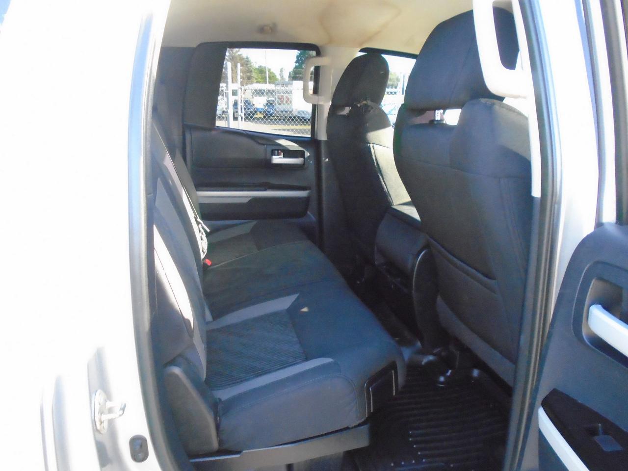2015 Toyota Tundra 4WD Double Cab 146  5.7L SR - Photo #17