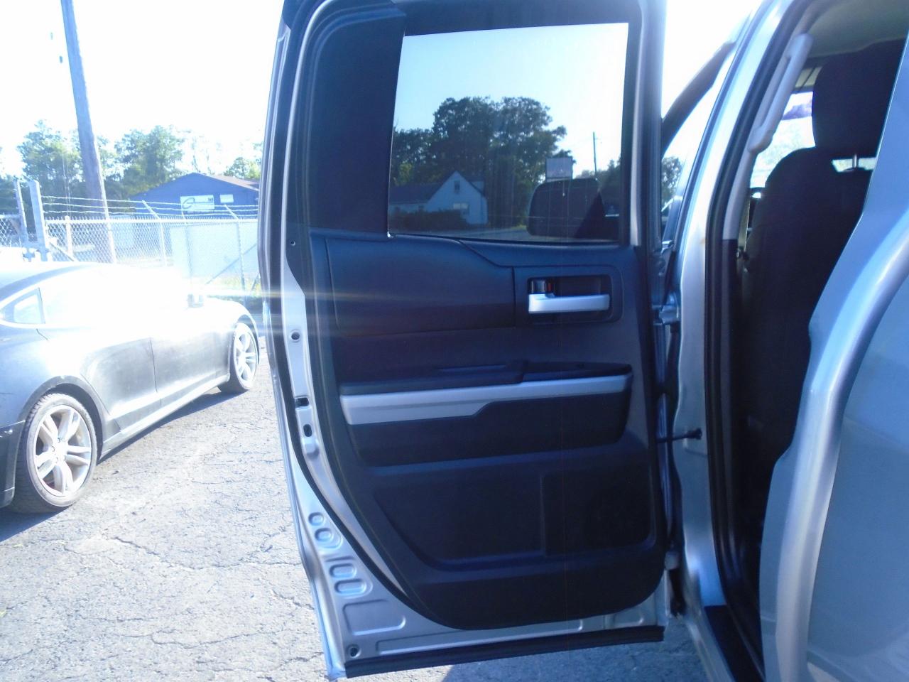 2015 Toyota Tundra 4WD Double Cab 146  5.7L SR - Photo #19