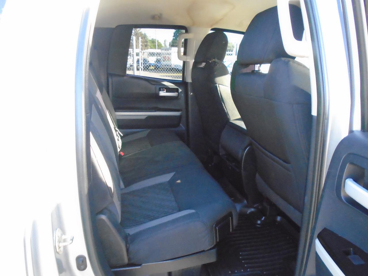 2015 Toyota Tundra 4WD Double Cab 146  5.7L SR - Photo #19