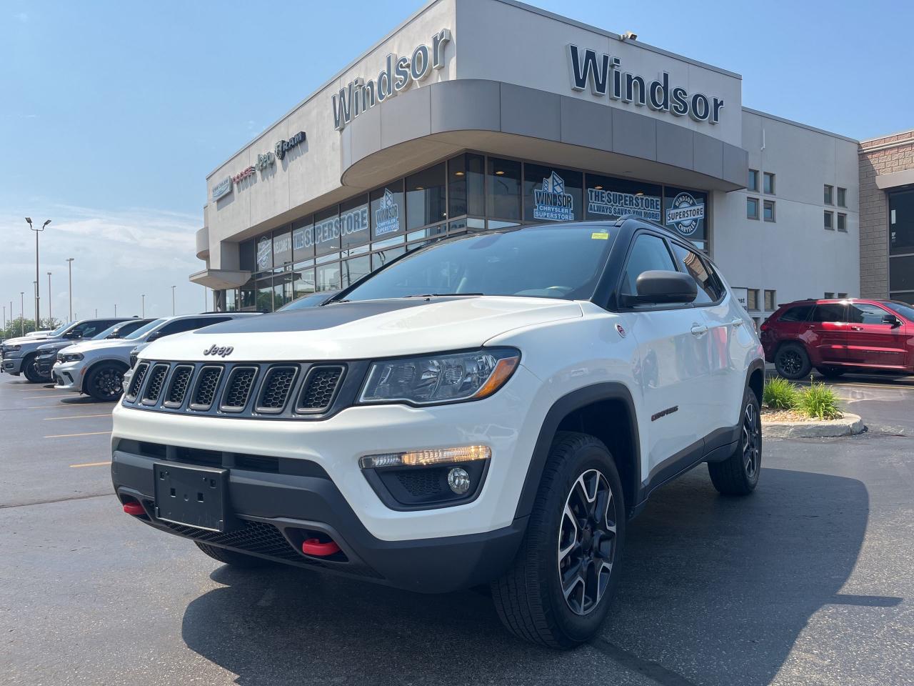 Used 2020 Jeep Compass NAV / PANORAMIC SUNROOF / LEATHER SEATS / HTD SEAT for sale in Windsor, ON