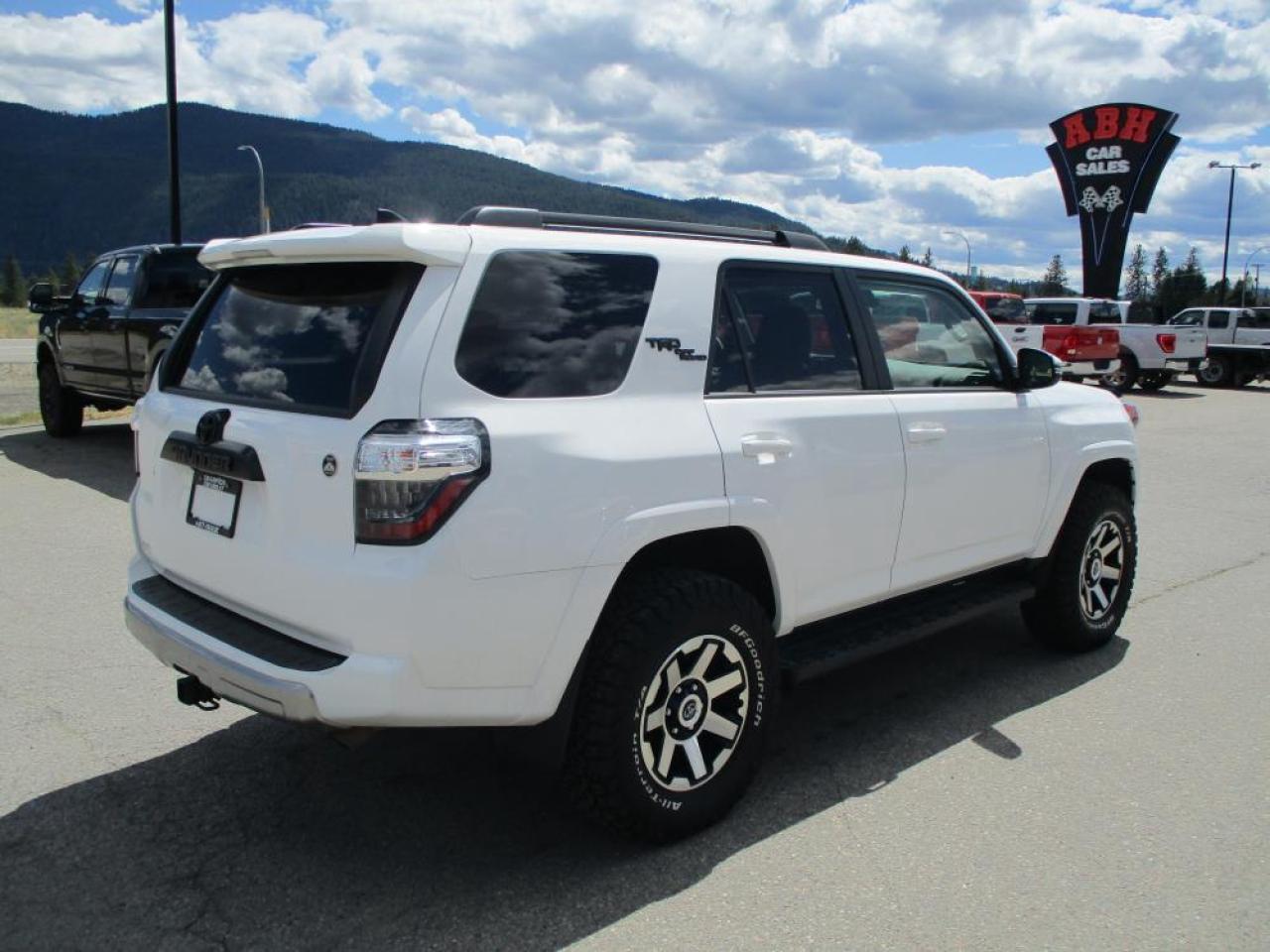 2023 Toyota 4Runner TRD Off-Road Photo6