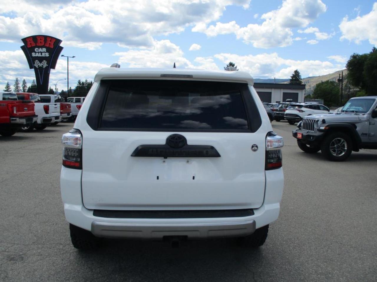 2023 Toyota 4Runner TRD Off-Road Photo7