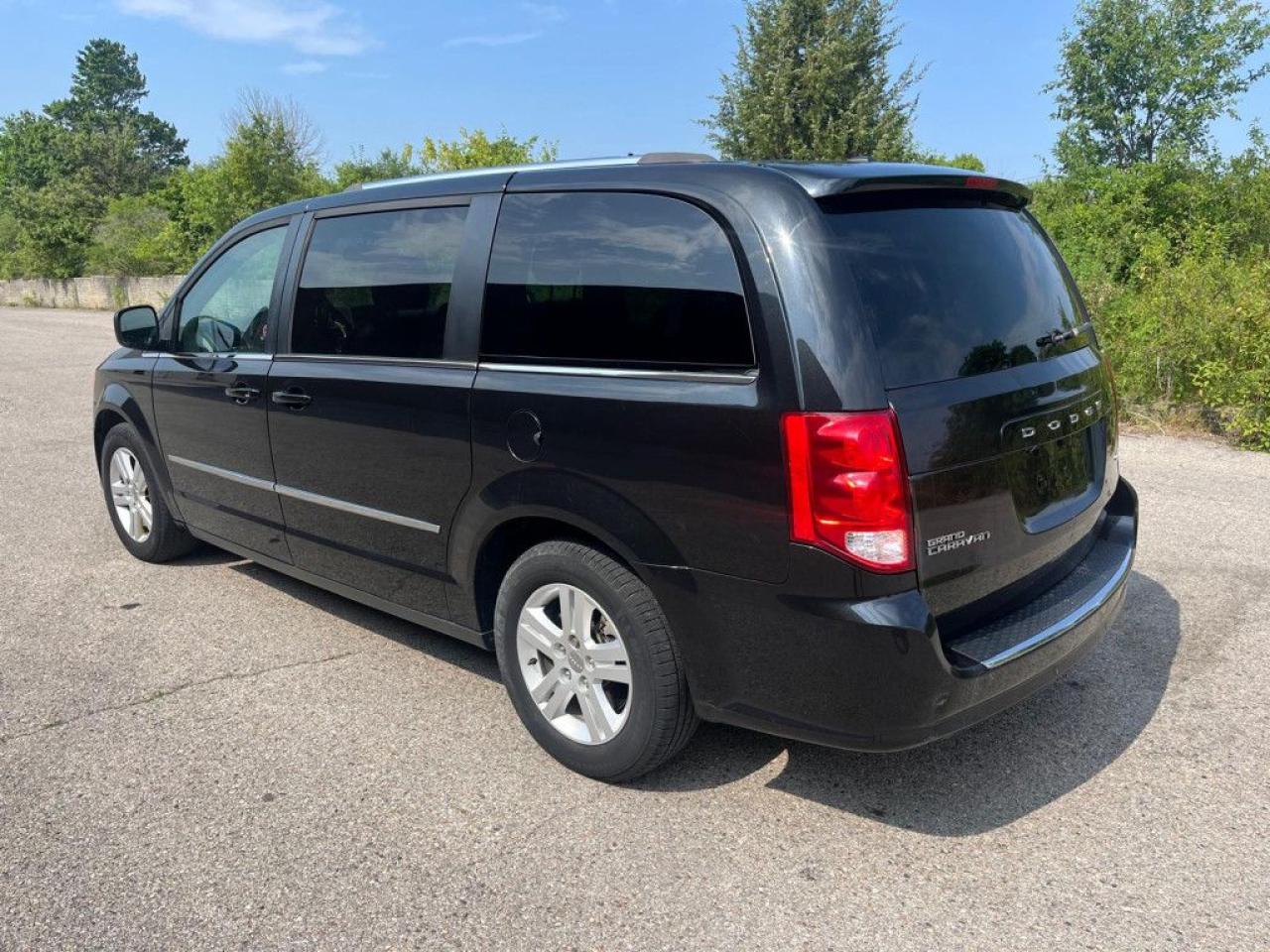 2016 Dodge Grand Caravan CREW PLUS | ONE OWNER | CLEAN CARFAX | HEATED SEATS & STEERING | LEATHER | NAVI| REMOTE STARTER | BACK-UP CAM | - Photo #4