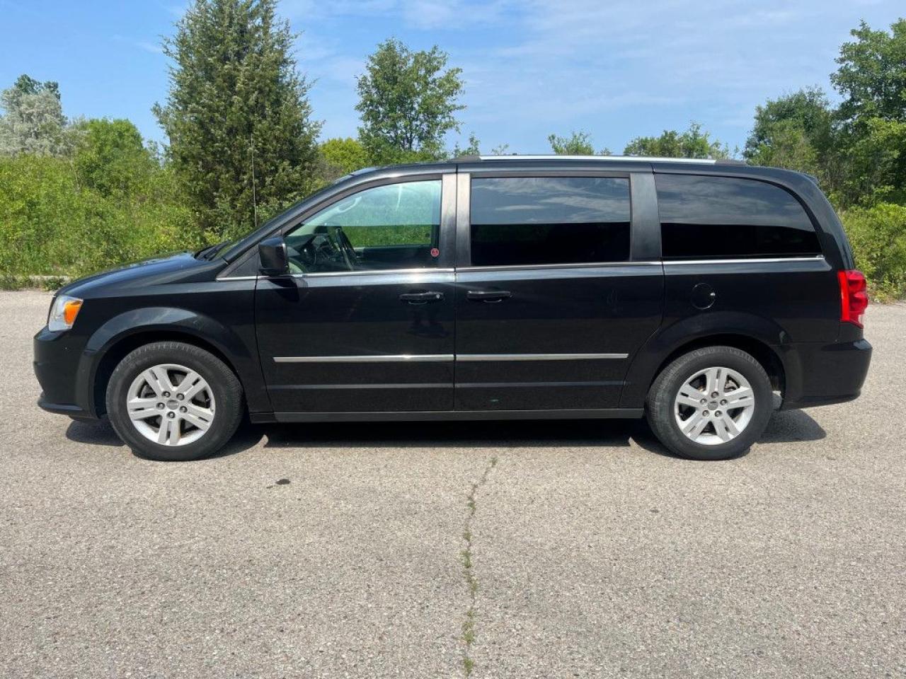2016 Dodge Grand Caravan CREW PLUS | ONE OWNER | CLEAN CARFAX | HEATED SEATS & STEERING | LEATHER | NAVI| REMOTE STARTER | BACK-UP CAM | - Photo #3