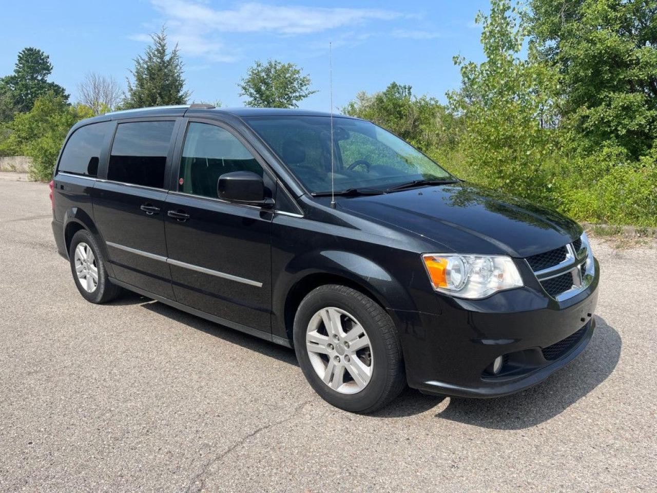 2016 Dodge Grand Caravan CREW PLUS | ONE OWNER | CLEAN CARFAX | HEATED SEATS & STEERING | LEATHER | NAVI| REMOTE STARTER | BACK-UP CAM | - Photo #9