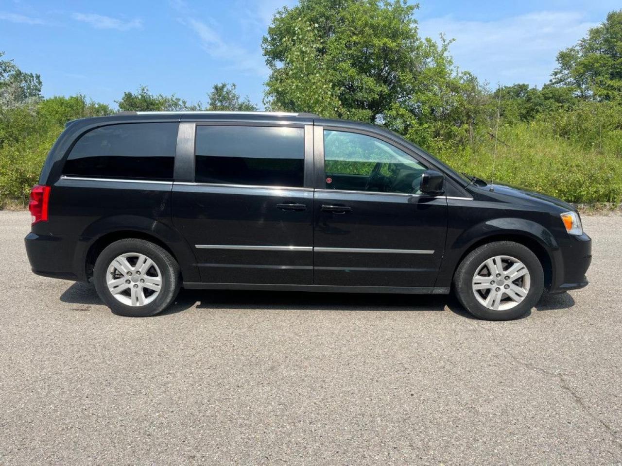 2016 Dodge Grand Caravan CREW PLUS | ONE OWNER | CLEAN CARFAX | HEATED SEATS & STEERING | LEATHER | NAVI| REMOTE STARTER | BACK-UP CAM | - Photo #8