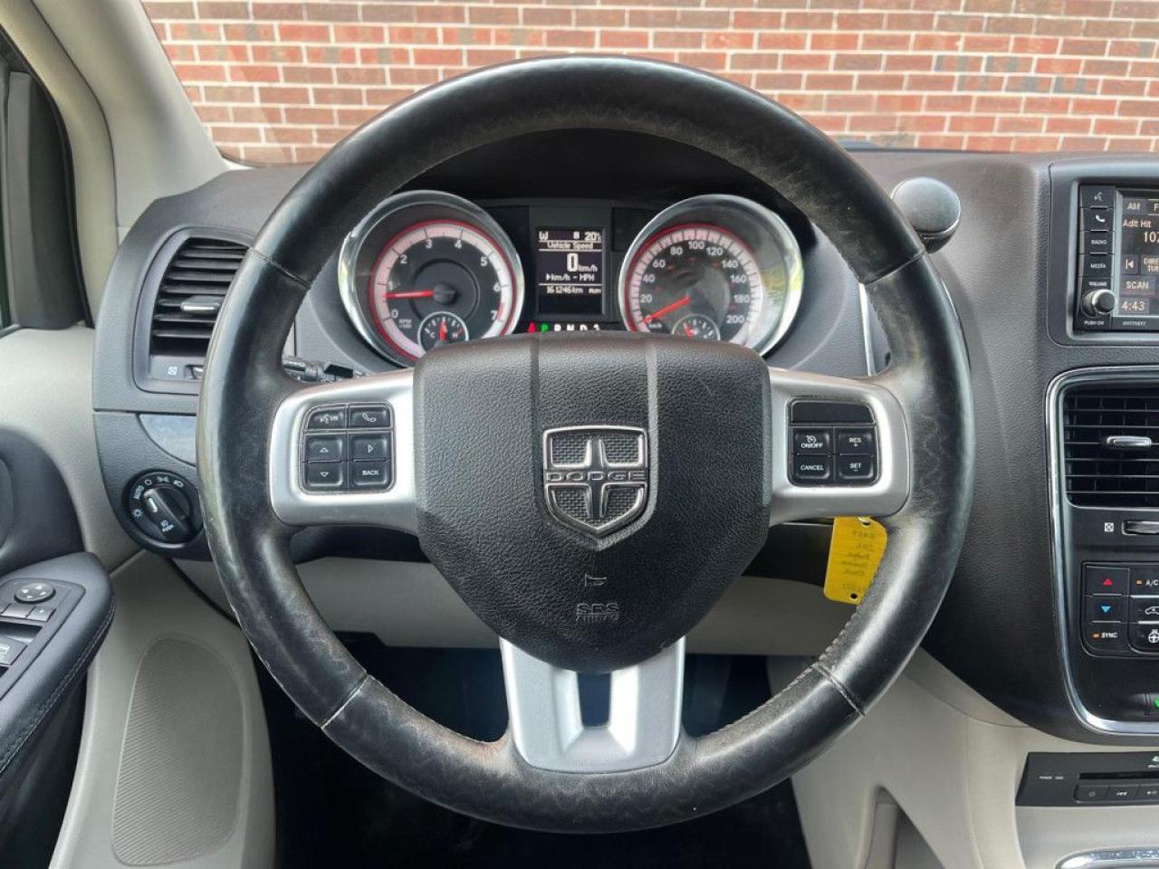 2016 Dodge Grand Caravan CREW PLUS | ONE OWNER | CLEAN CARFAX | HEATED SEATS & STEERING | LEATHER | NAVI| REMOTE STARTER | BACK-UP CAM | - Photo #21