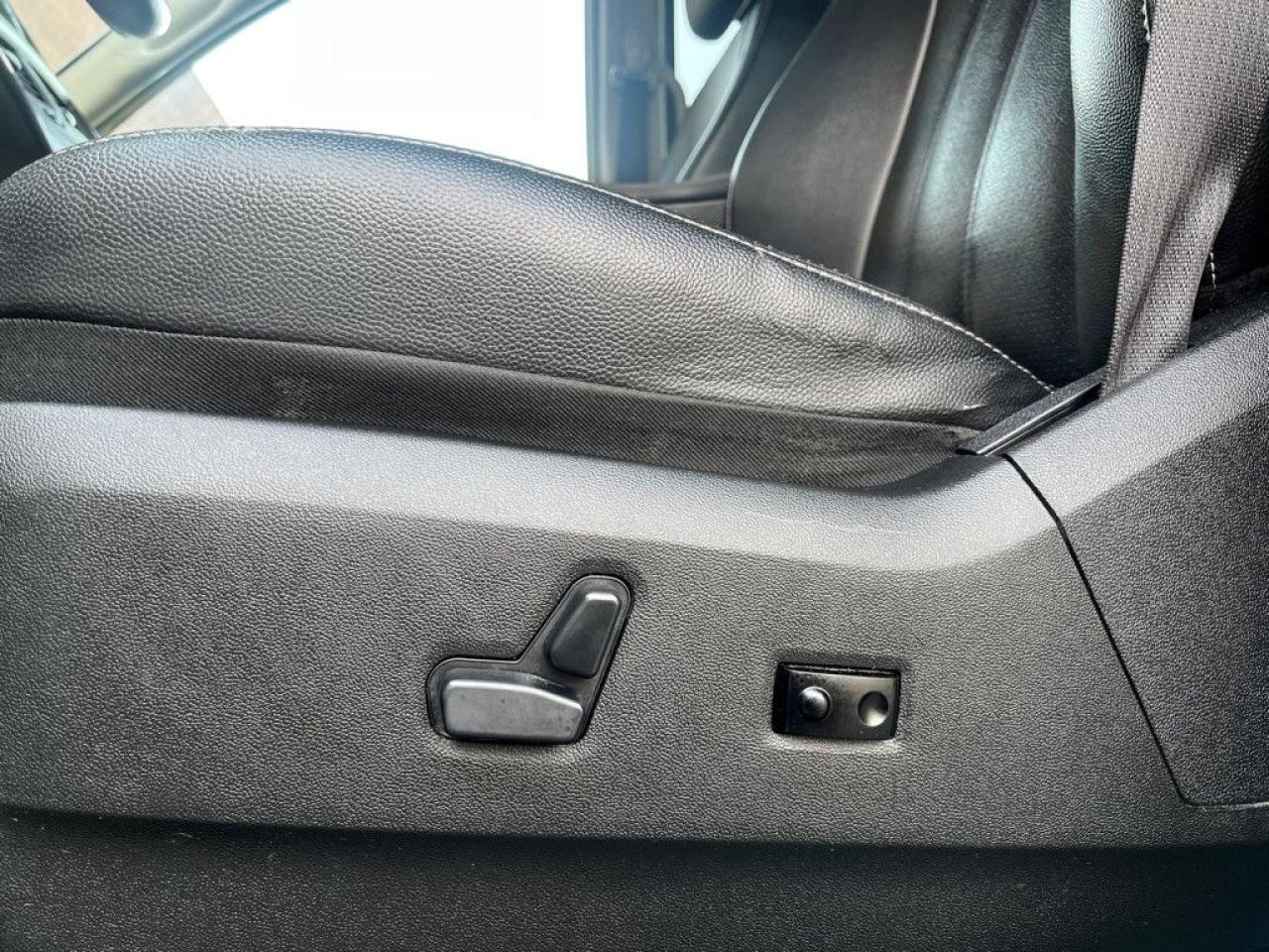 2016 Dodge Grand Caravan CREW PLUS | ONE OWNER | CLEAN CARFAX | HEATED SEATS & STEERING | LEATHER | NAVI| REMOTE STARTER | BACK-UP CAM | - Photo #31