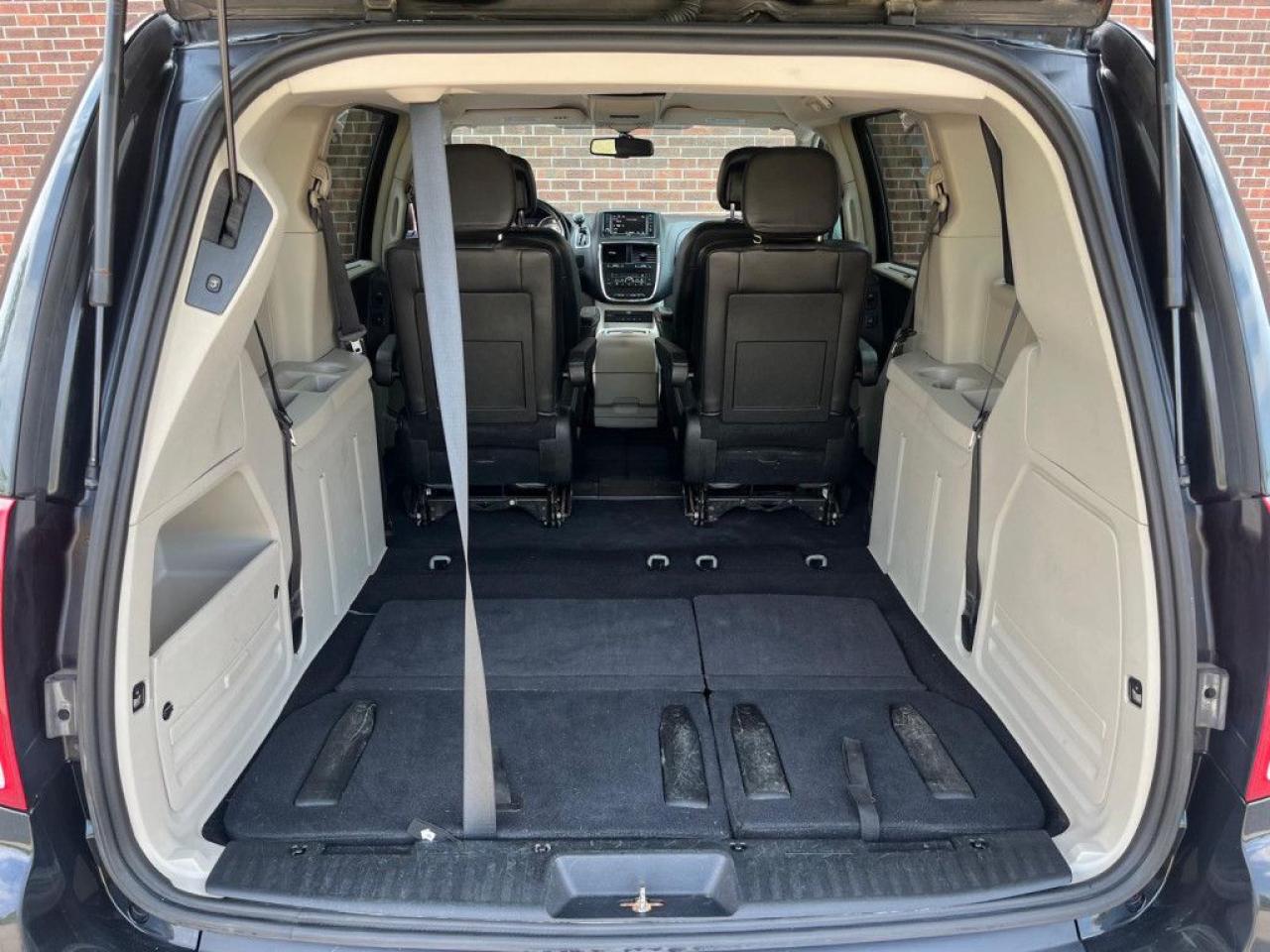 2016 Dodge Grand Caravan CREW PLUS | ONE OWNER | CLEAN CARFAX | HEATED SEATS & STEERING | LEATHER | NAVI| REMOTE STARTER | BACK-UP CAM | - Photo #19