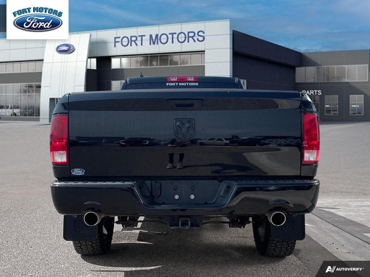 2021 RAM 1500 Classic SLT Photo4