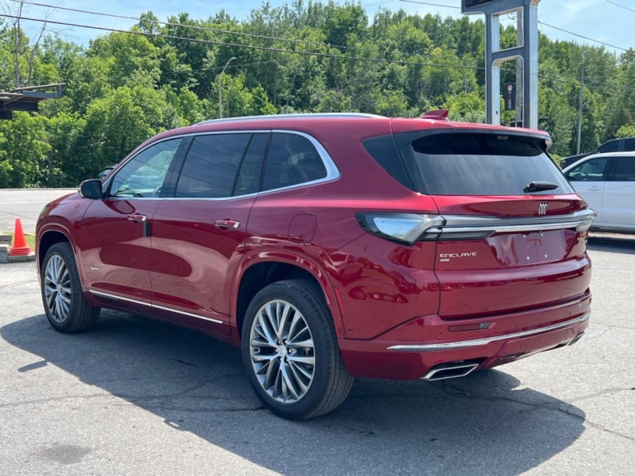 2025 Buick Enclave Avenir  - Leather Seats Photo