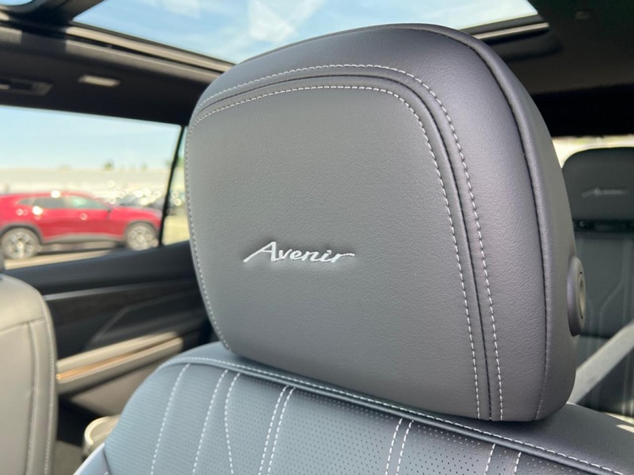 2025 Buick Enclave Avenir  - Leather Seats Photo