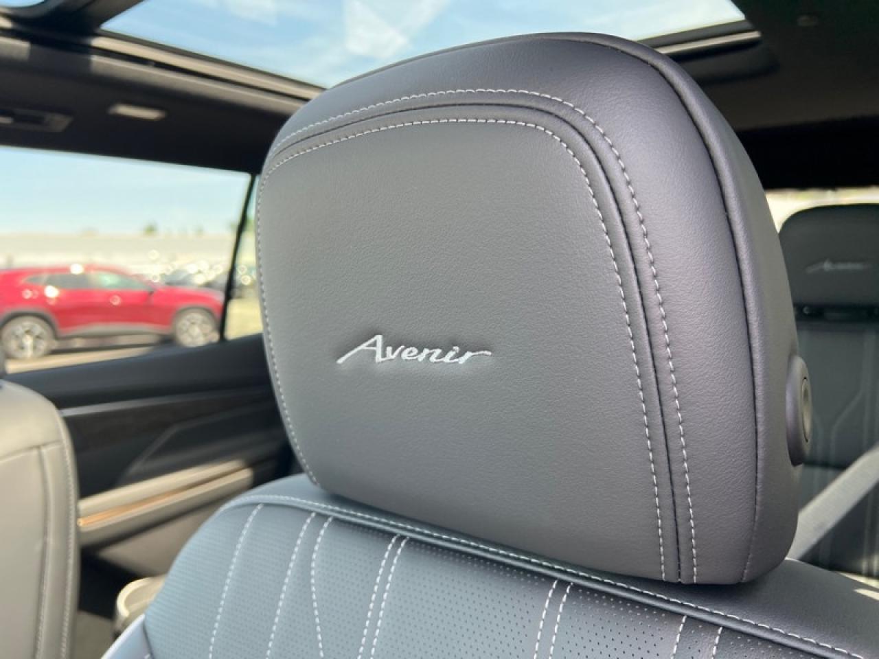 2025 Buick Enclave Avenir  - Leather Seats Photo