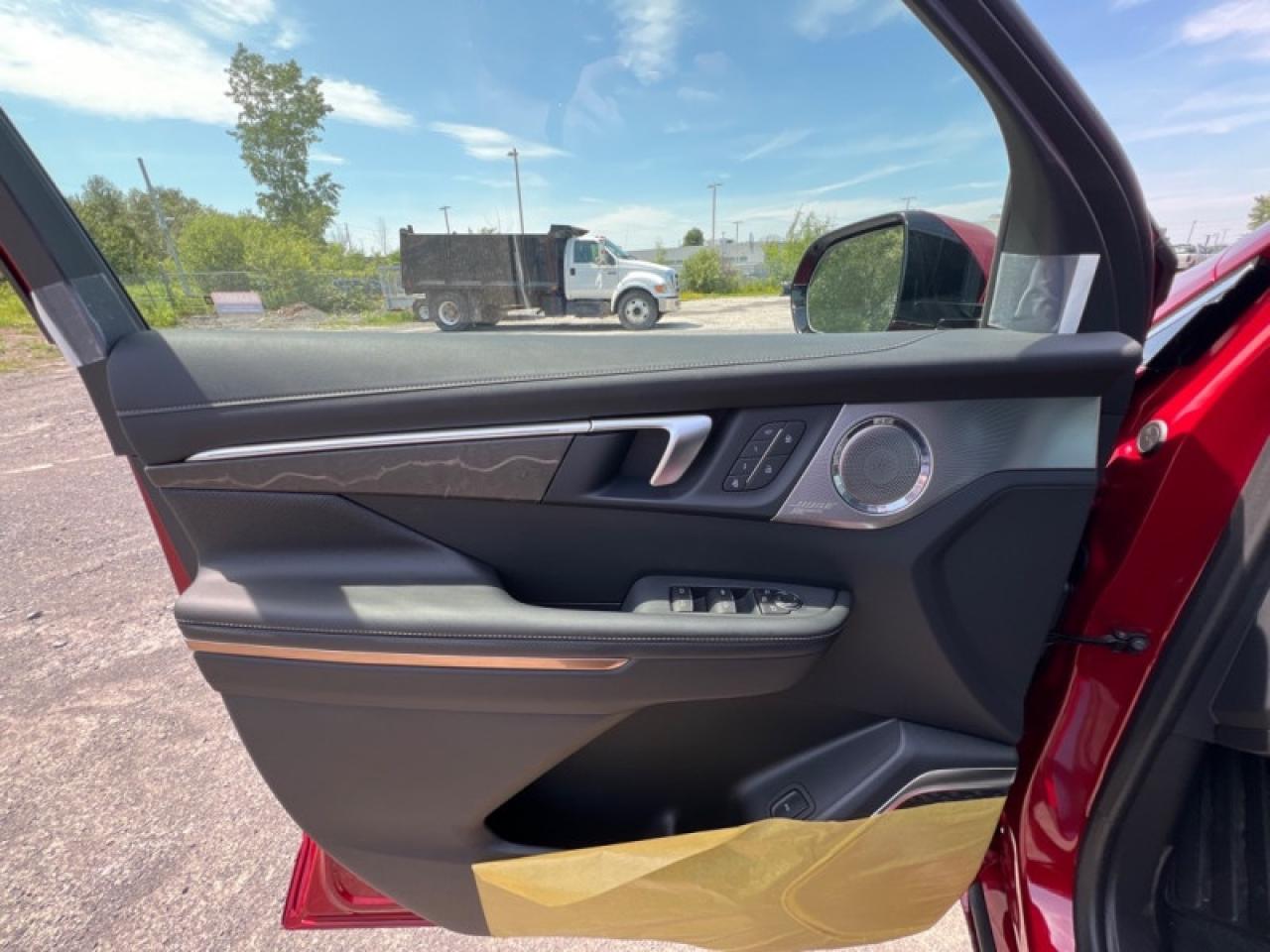 2025 Buick Enclave Avenir  - Leather Seats Photo