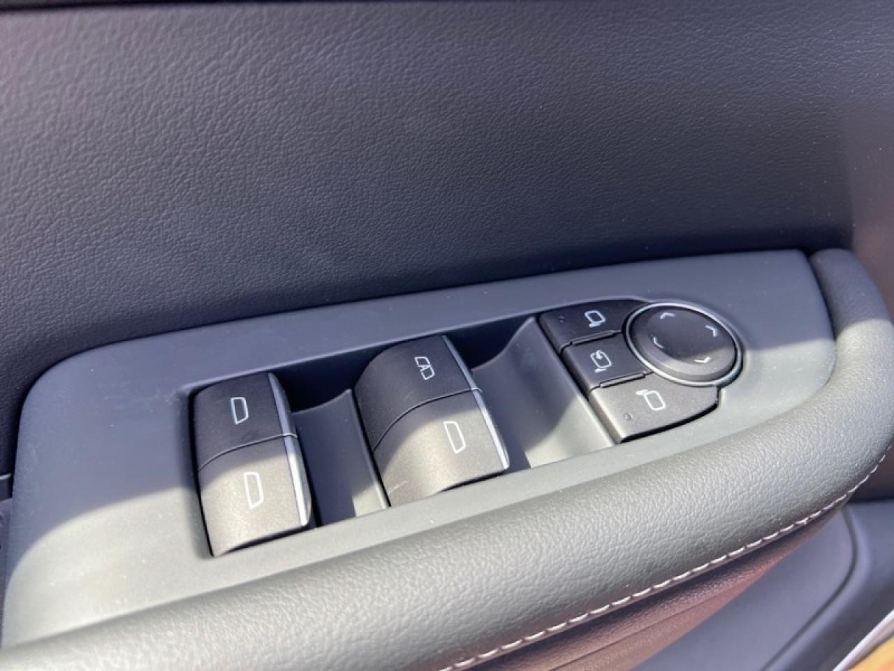 2025 Buick Enclave Avenir  - Leather Seats Photo