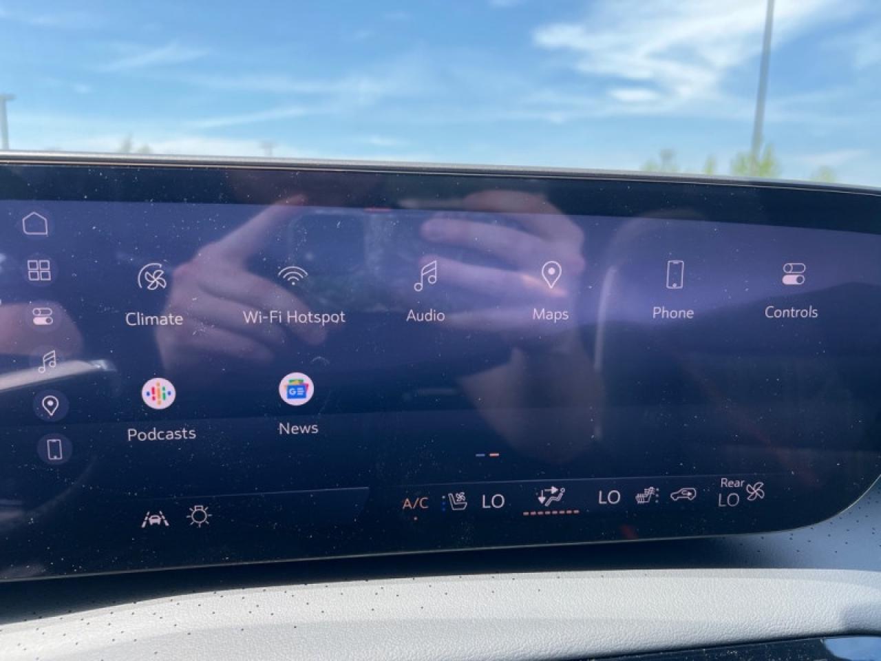 2025 Buick Enclave Avenir  - Leather Seats Photo