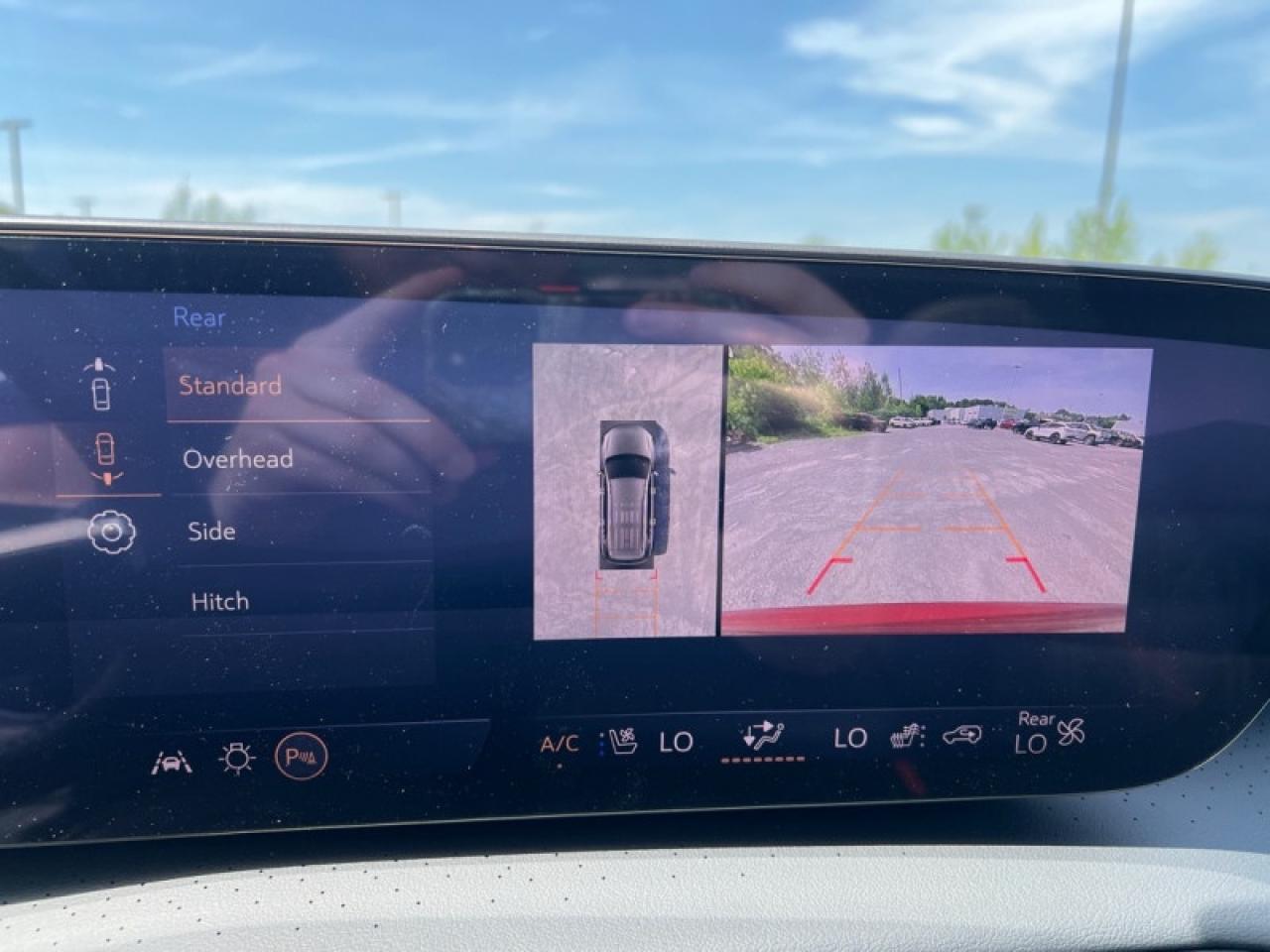 2025 Buick Enclave Avenir  - Leather Seats Photo