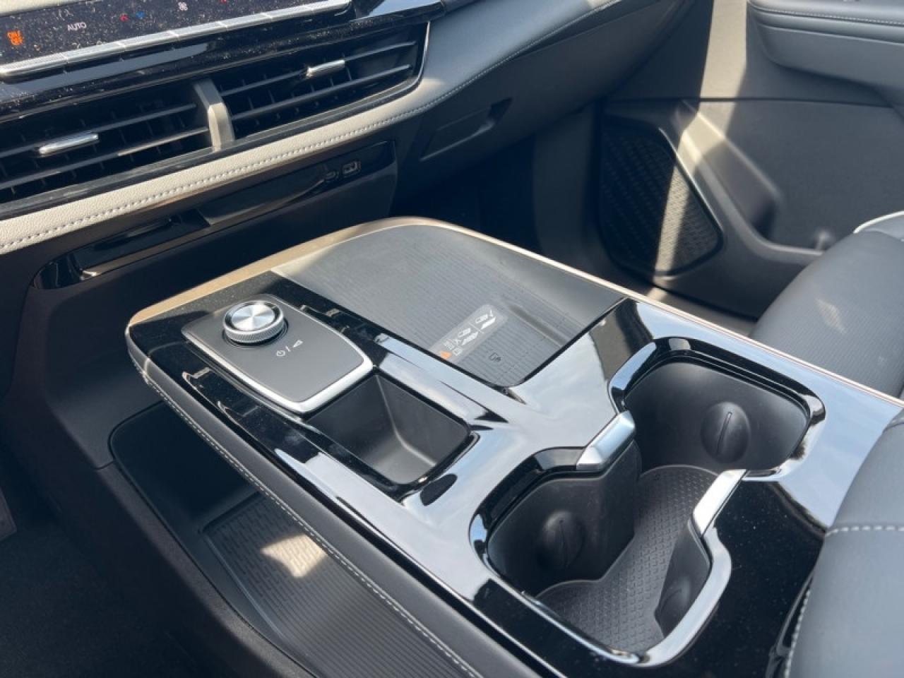 2025 Buick Enclave Avenir  - Leather Seats Photo